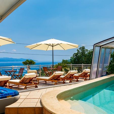 Villa Roses Apartments & Wellness อิตชิชี ภายนอก รูปภาพ