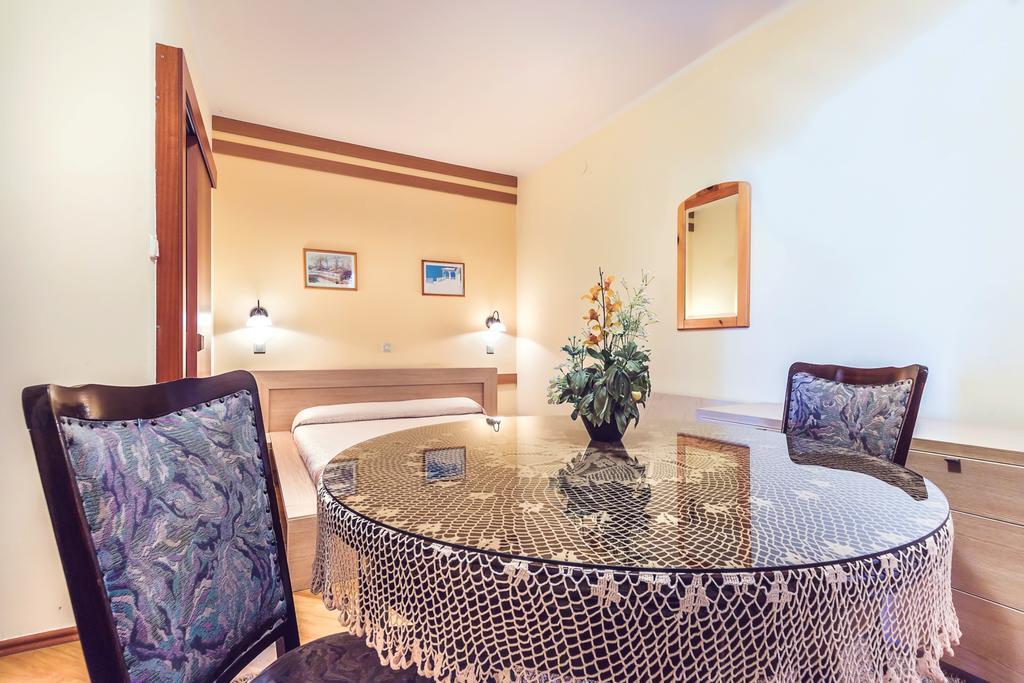 Villa Roses Apartments & Wellness อิตชิชี ภายนอก รูปภาพ