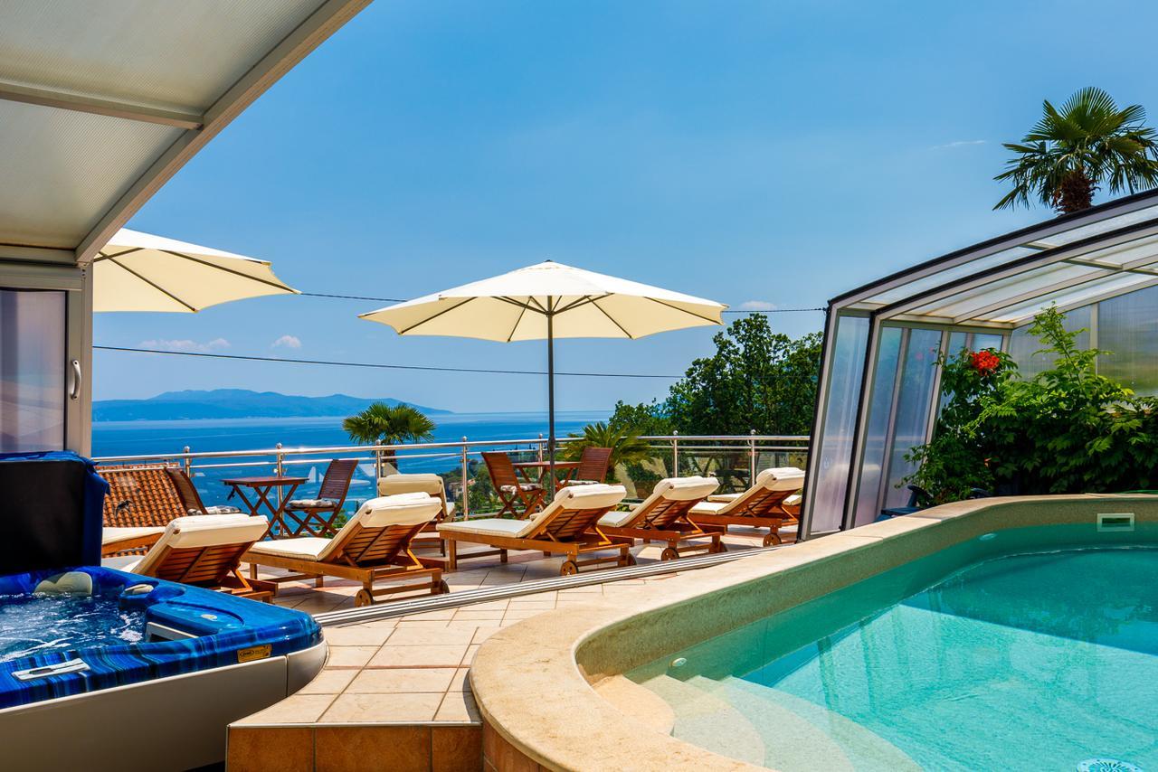 Villa Roses Apartments & Wellness อิตชิชี ภายนอก รูปภาพ