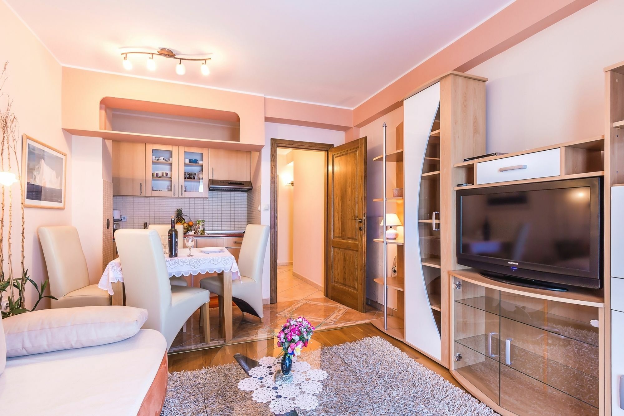 Villa Roses Apartments & Wellness อิตชิชี ภายนอก รูปภาพ