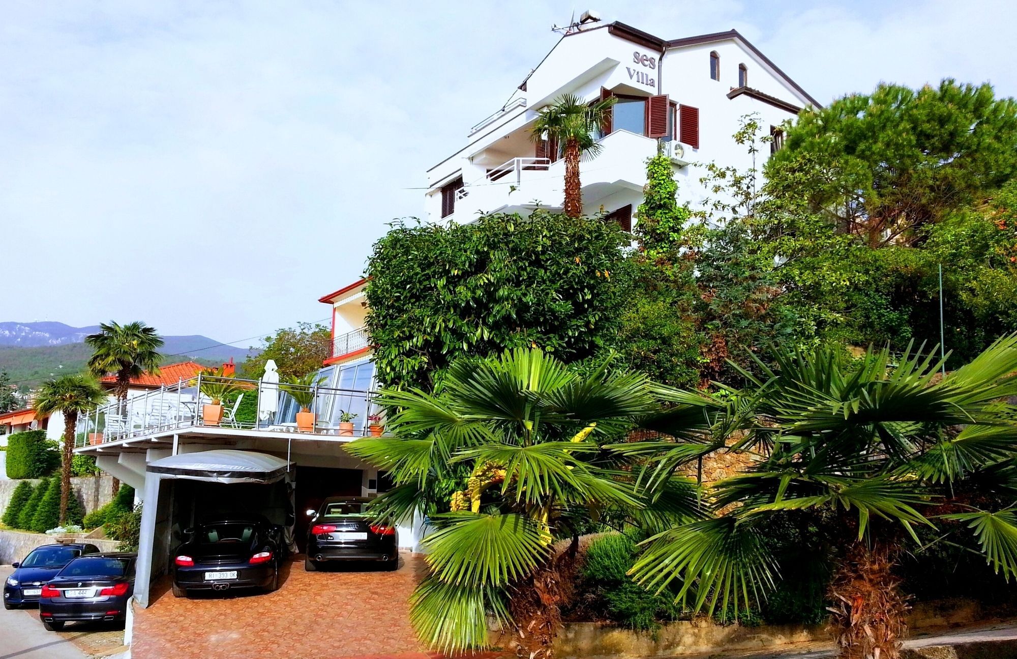 Villa Roses Apartments & Wellness อิตชิชี ภายนอก รูปภาพ